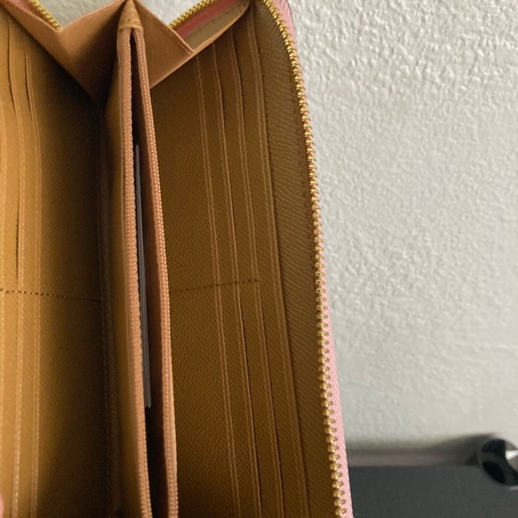 NWT Coach Accordion Wallet - Picture 4 of 5